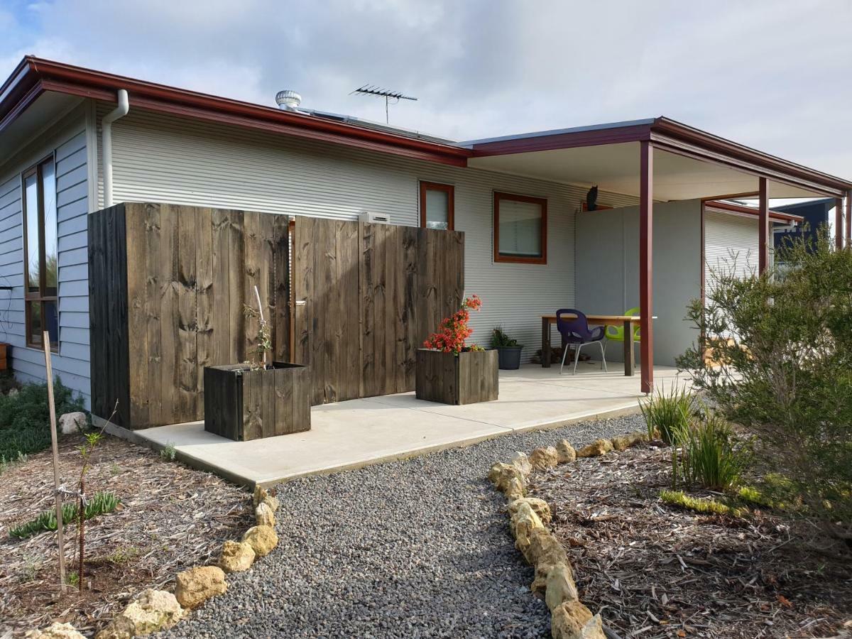 Samphire: Coorong Accommodation Meningie Bagian luar foto